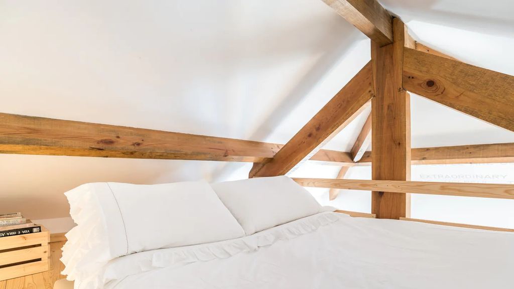 Duplex w/ AC In Praça República by LovelyStay