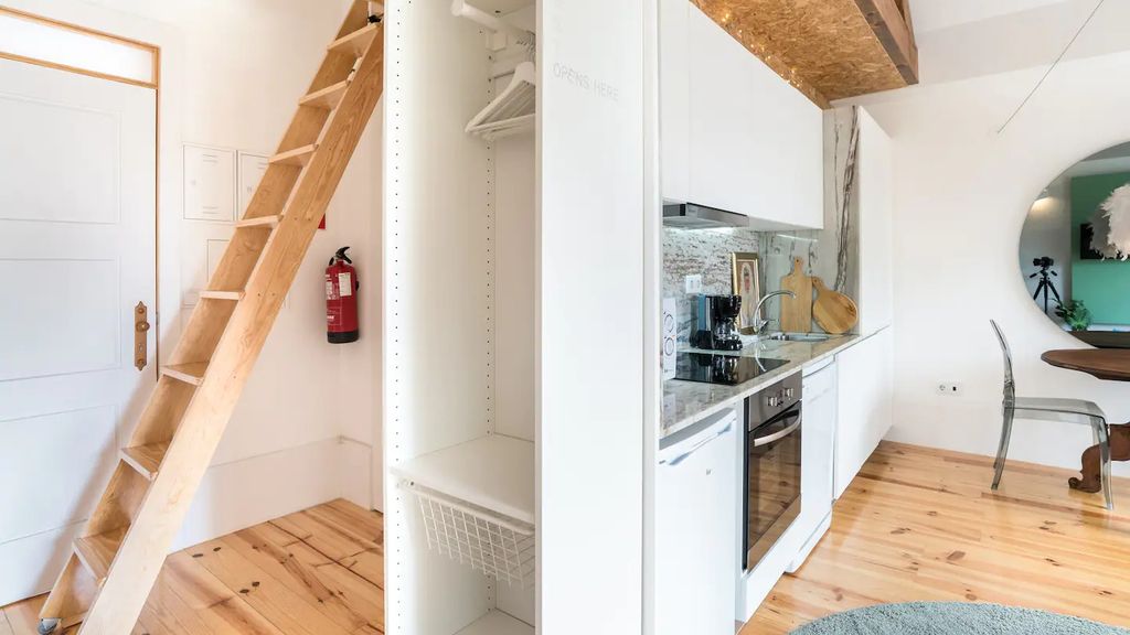 Duplex w/ AC In Praça República by LovelyStay
