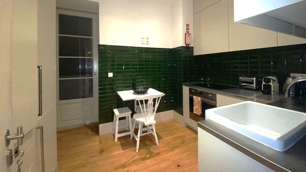 Charming 2BDR Apartment in Lapa by LovelyStay