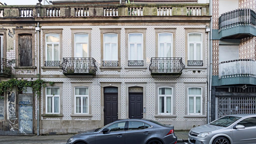 Bonfim Elegant Duplex w/ AC by LovelyStay
