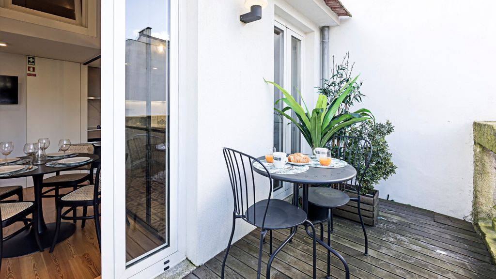Bonfim Elegant Duplex w/ AC by LovelyStay