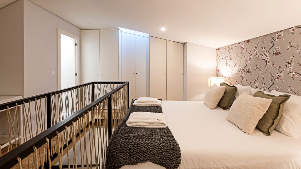 Bonfim Elegant Duplex w/ AC by LovelyStay