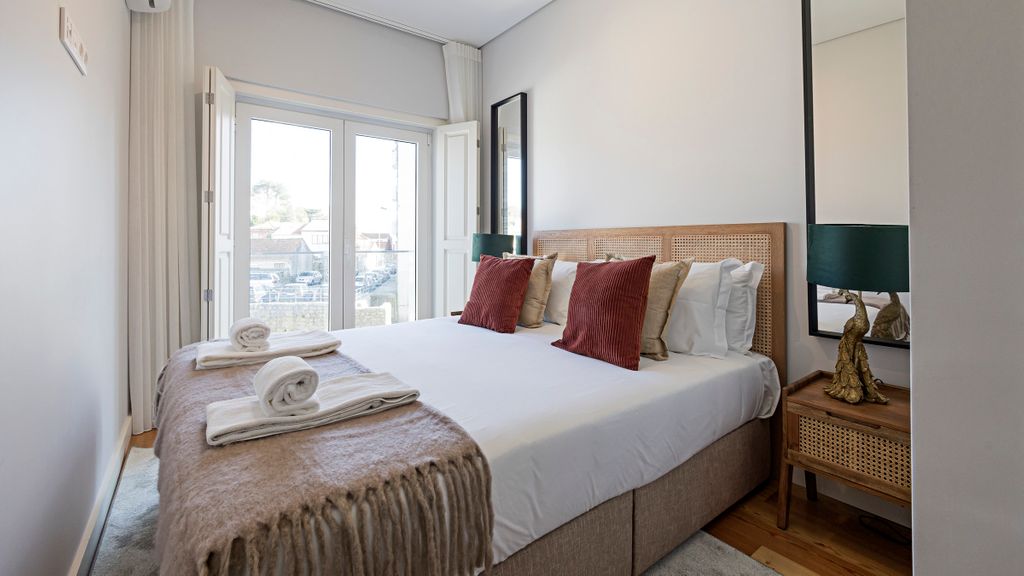 Bonfim Elegant Duplex w/ AC by LovelyStay