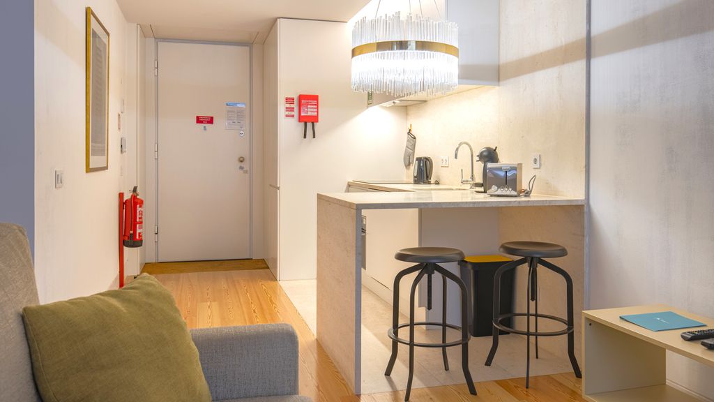Cozy Downtown Studio by LovelyStay