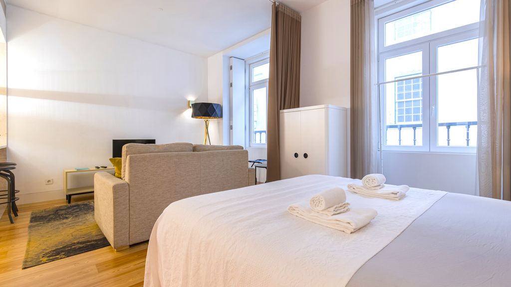 Cozy Downtown Studio by LovelyStay