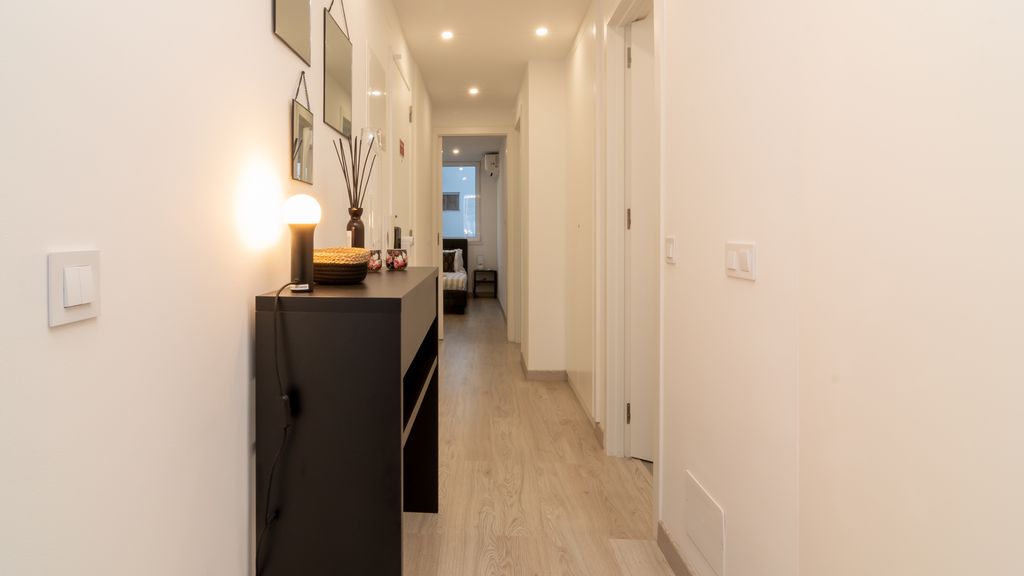 Stylish Apartment W/ River View by LovelyStay