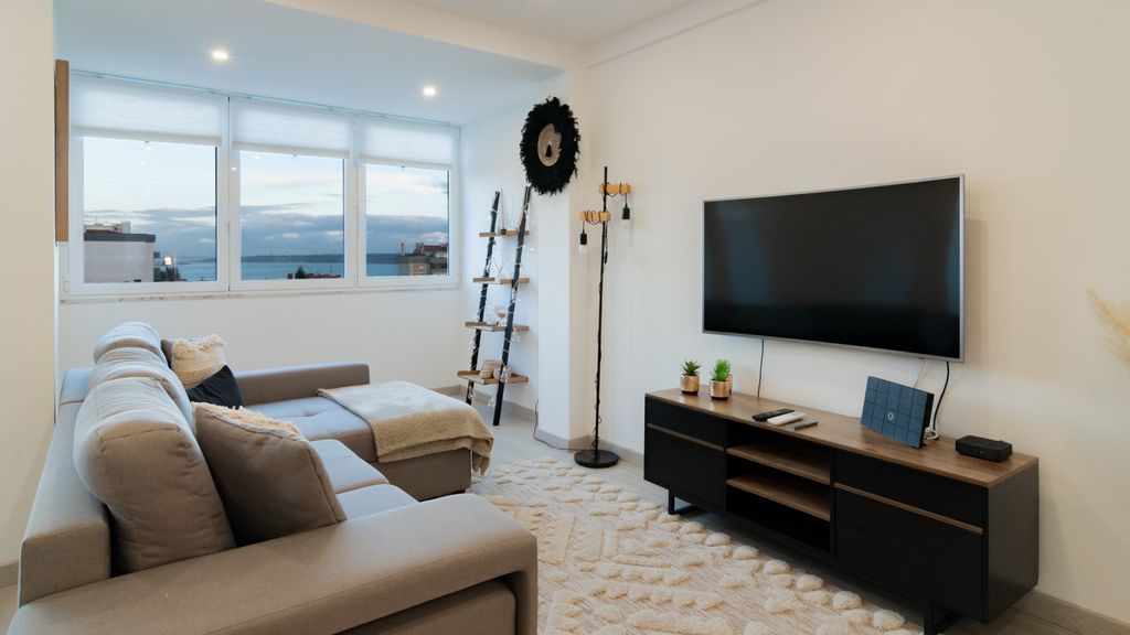 Stylish Apartment W/ River View by LovelyStay