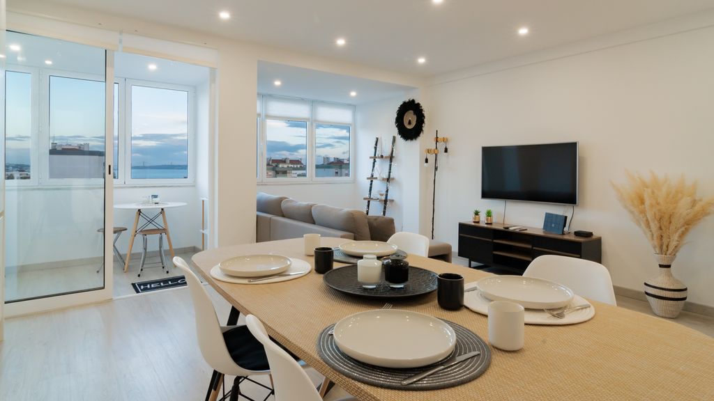 Stylish Apartment W/ River View by LovelyStay