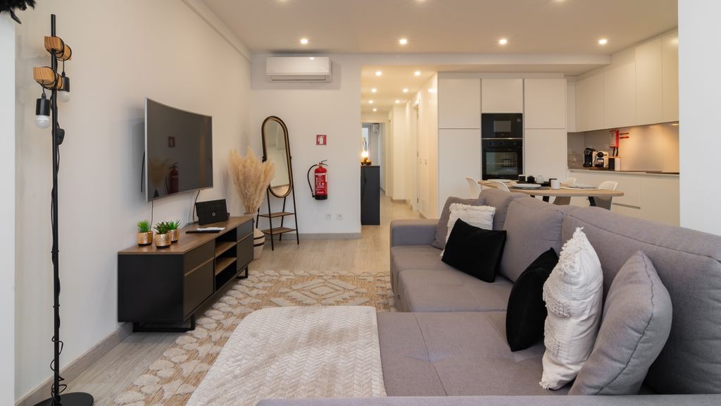 Stylish Apartment W/ River View by LovelyStay