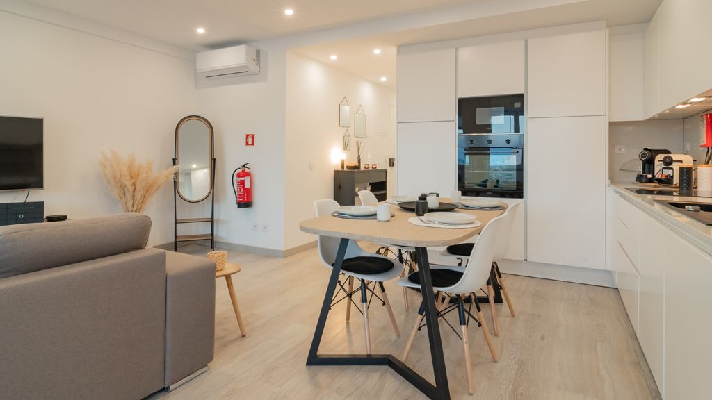 Stylish Apartment W/ River View by LovelyStay