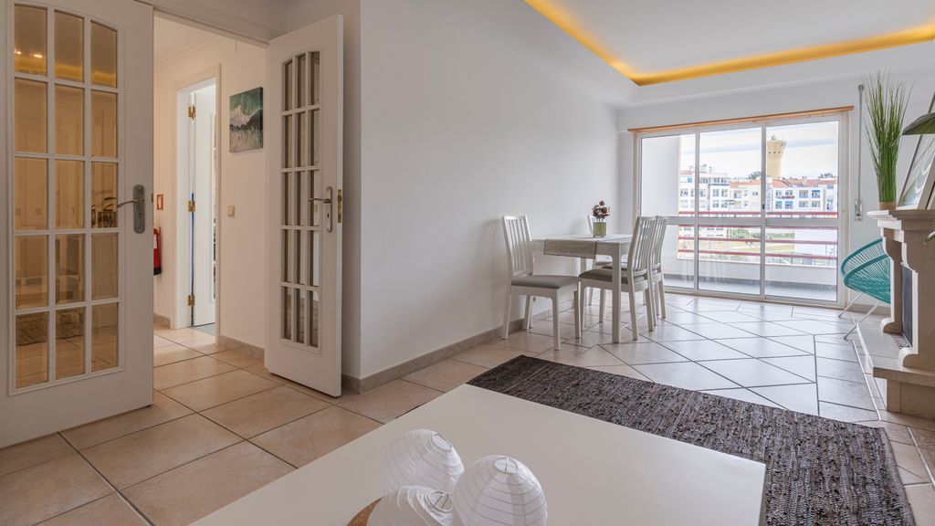 Sunny 2 BDR Apartment by LovelyStay