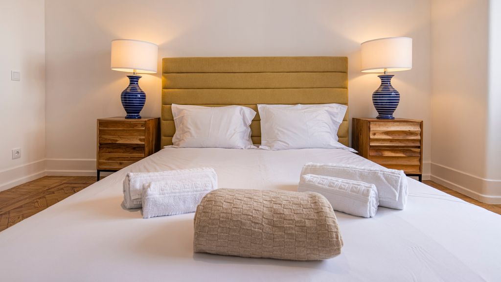 Magnificent 4BDR Apartment in Lisbon by LovelyStay