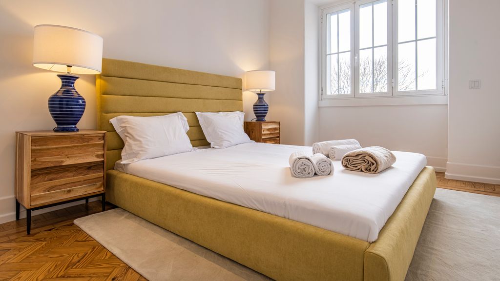 Magnificent 4BDR Apartment in Lisbon by LovelyStay
