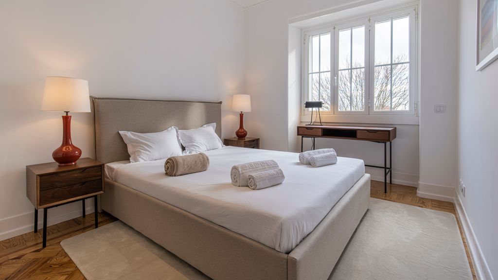 Magnificent 4BDR Apartment in Lisbon by LovelyStay
