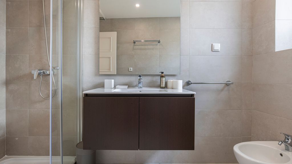 Magnificent 4BDR Apartment in Lisbon by LovelyStay