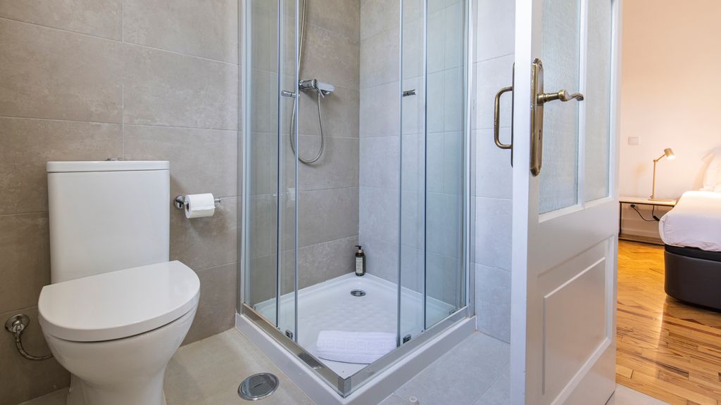 Magnificent 4BDR Apartment in Lisbon by LovelyStay