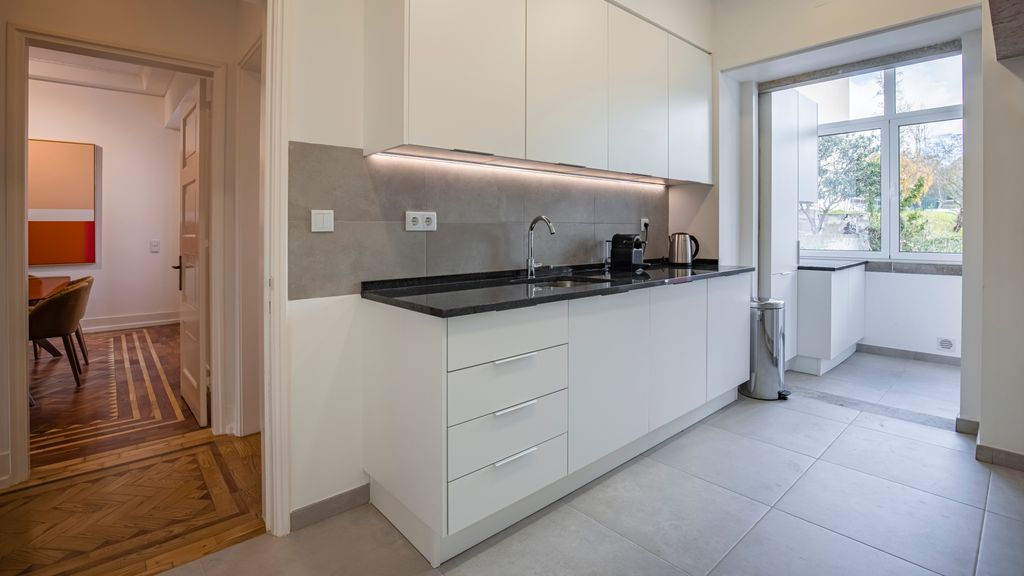 Magnificent 4BDR Apartment in Lisbon by LovelyStay