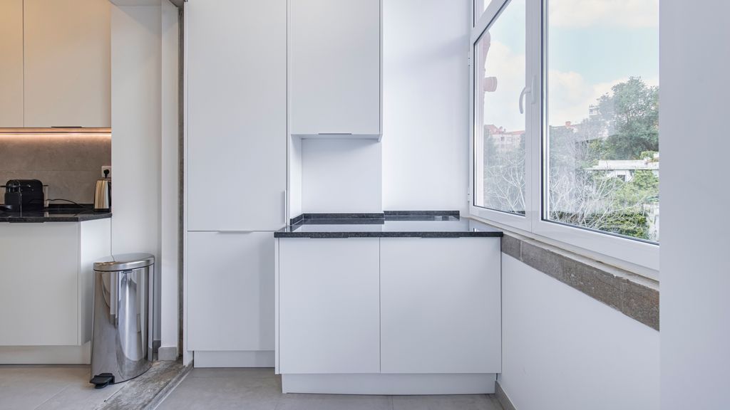 Magnificent 4BDR Apartment in Lisbon by LovelyStay