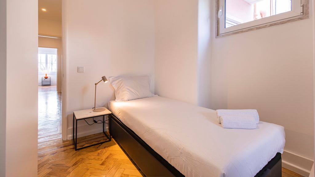 Magnificent 4BDR Apartment in Lisbon by LovelyStay