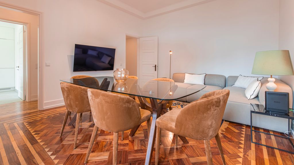 Magnificent 4BDR Apartment in Lisbon by LovelyStay