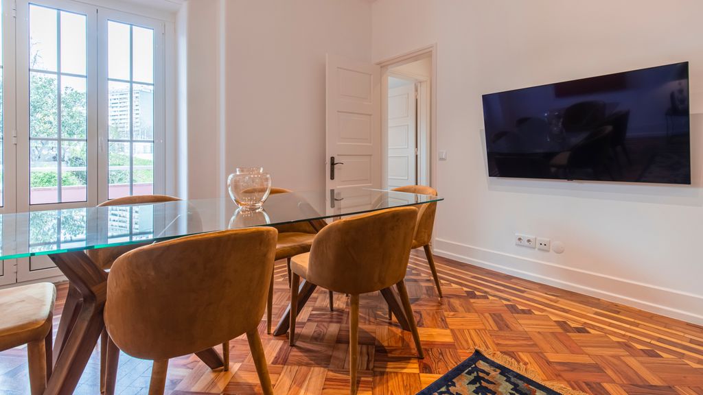 Magnificent 4BDR Apartment in Lisbon by LovelyStay