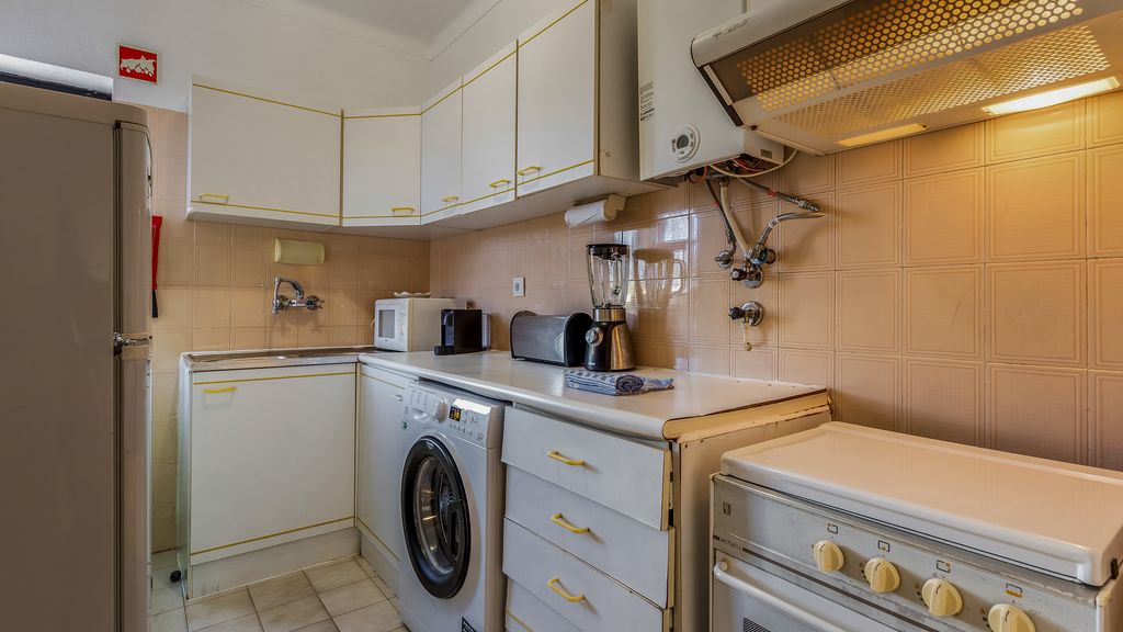 Ocean Breeze 1 BDR Flat in Portimão by LovelyStay