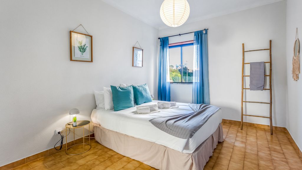 Ocean Breeze 1 BDR Flat in Portimão by LovelyStay