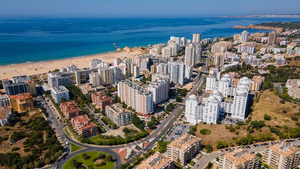 Ocean Breeze 1 BDR Flat in Portimão by LovelyStay