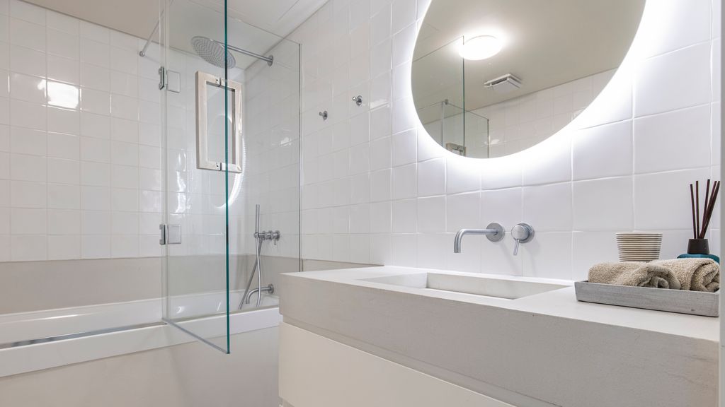 Deluxe 2BDR Apartment W/ Patio by LovelyStay