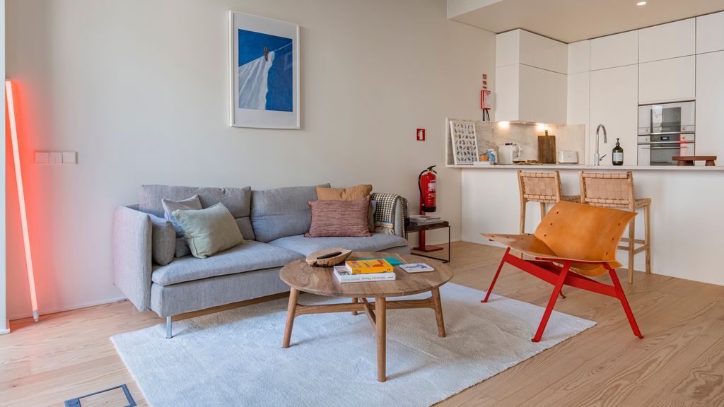 Deluxe 2BDR Apartment W/ Patio by LovelyStay
