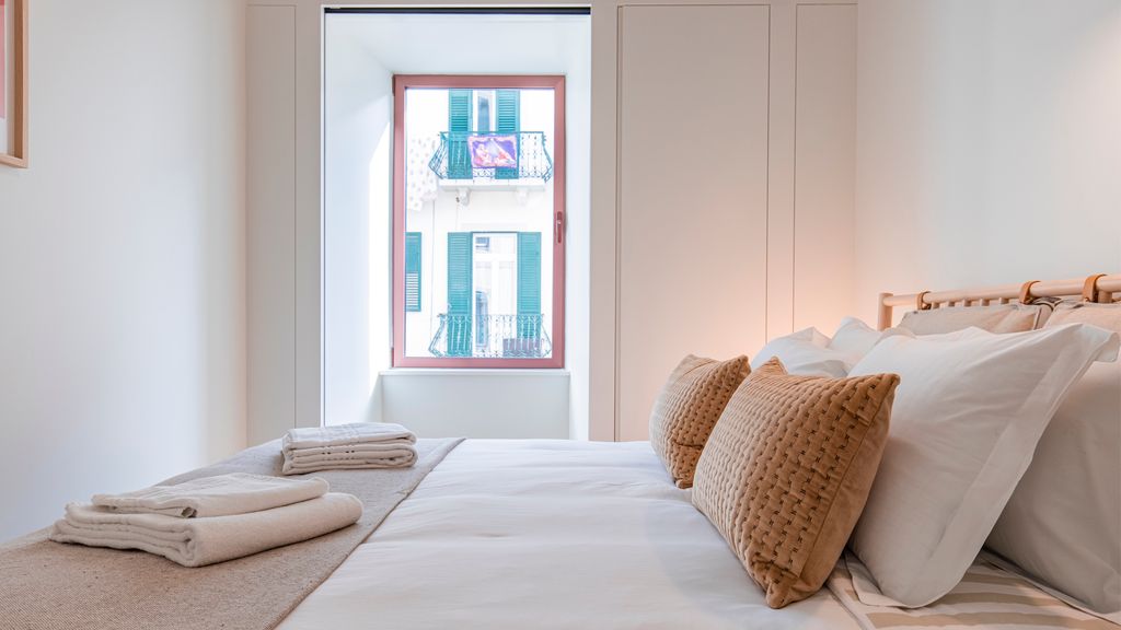 Deluxe 2BDR Apartment W/ Patio by LovelyStay
