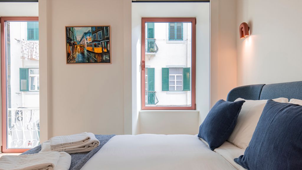 Deluxe 2BDR Apartment W/ Patio by LovelyStay
