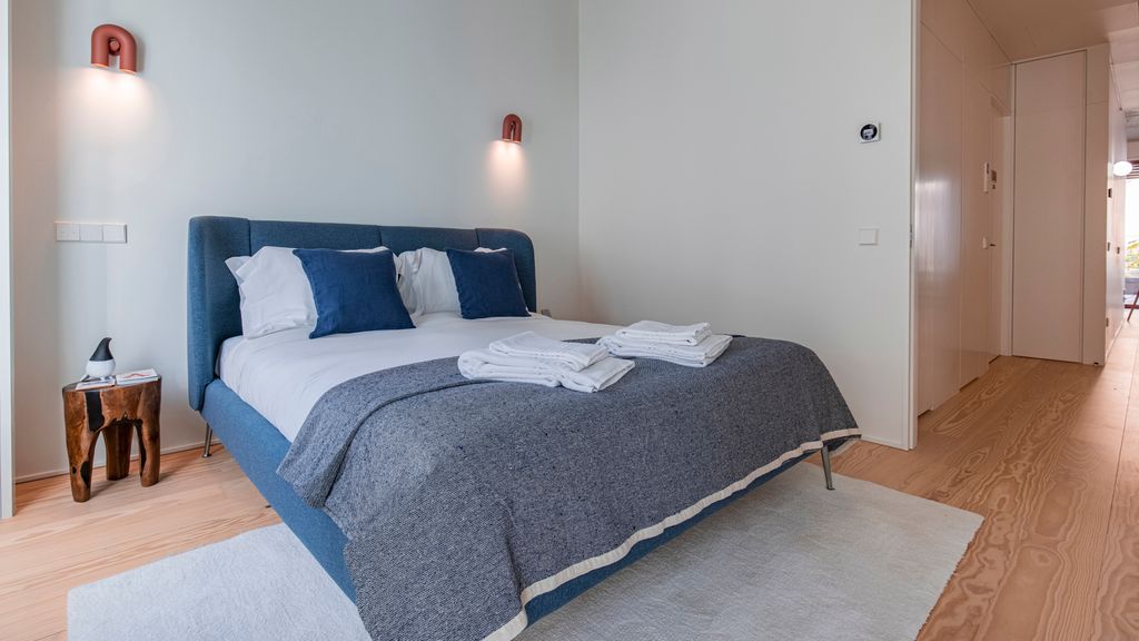 Deluxe 2BDR Apartment W/ Patio by LovelyStay
