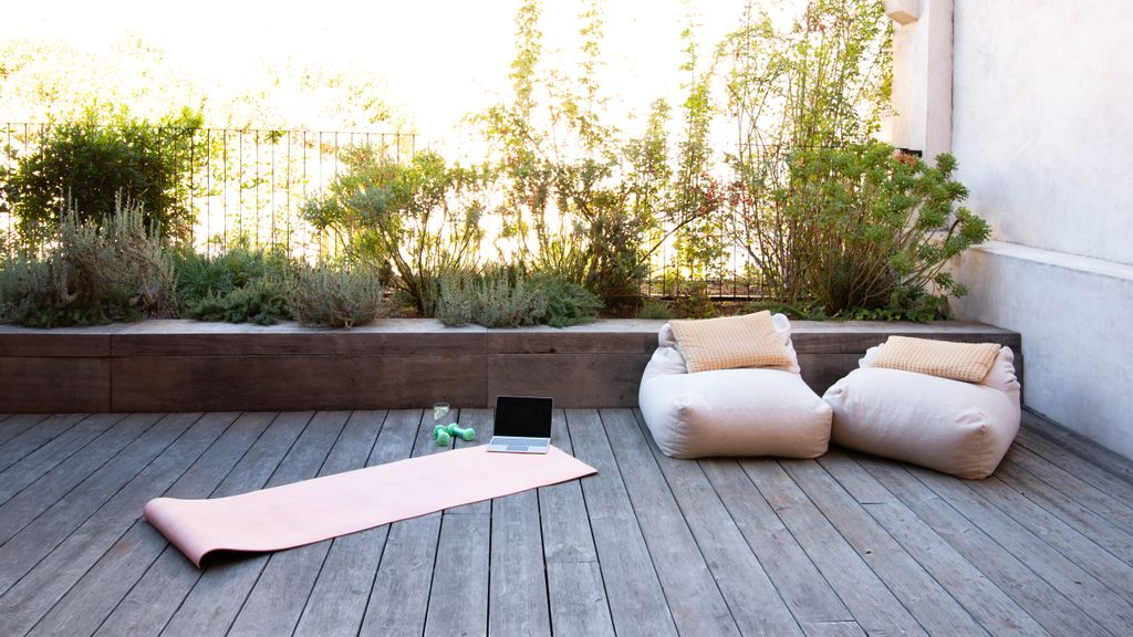 Deluxe 2BDR Apartment W/ Patio by LovelyStay