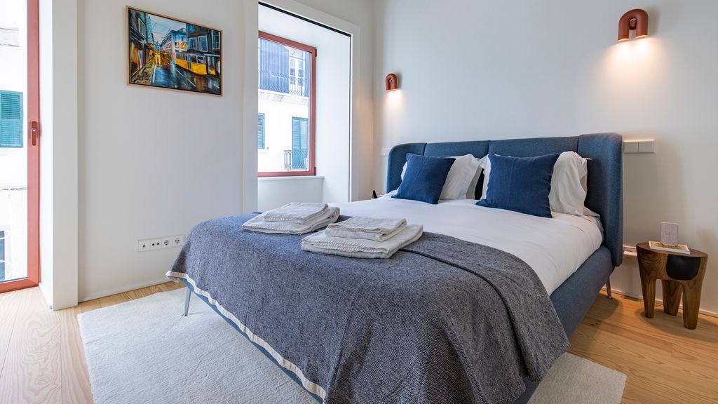 Deluxe 2BDR Apartment W/ Patio by LovelyStay