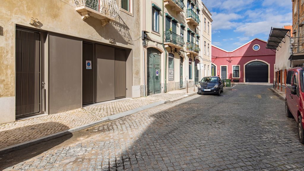 Deluxe 2BDR Apartment W/ Patio by LovelyStay