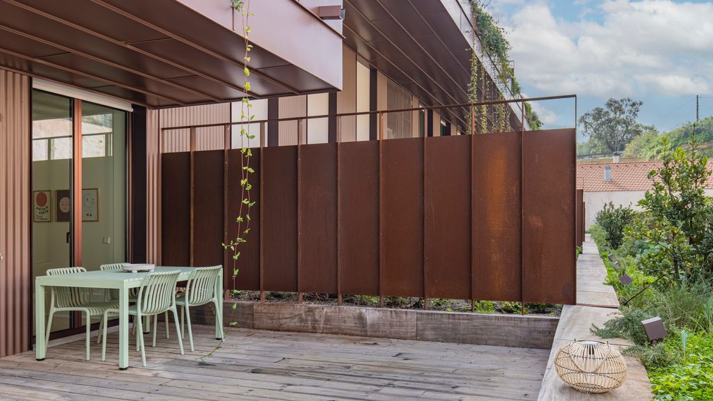 Deluxe 2BDR Apartment W/ Patio by LovelyStay