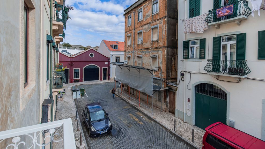 Deluxe 2BDR Apartment W/ Patio by LovelyStay
