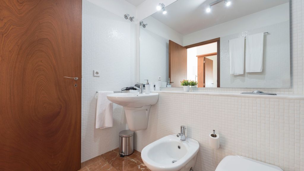 Casas Brancas w/ Balcony & Parking by LovelyStay