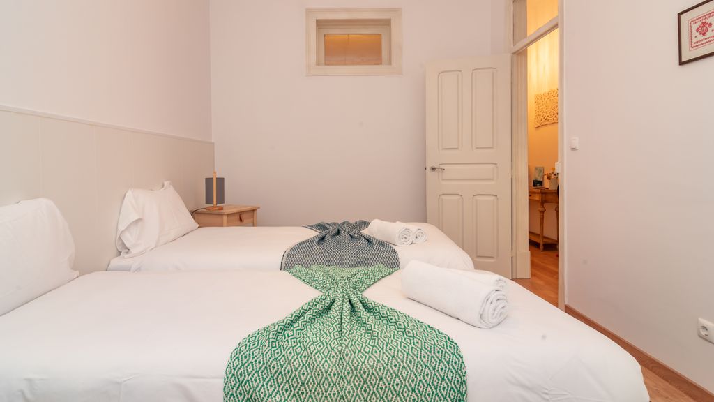 Spacious 2BR in Anjos by LovelyStay