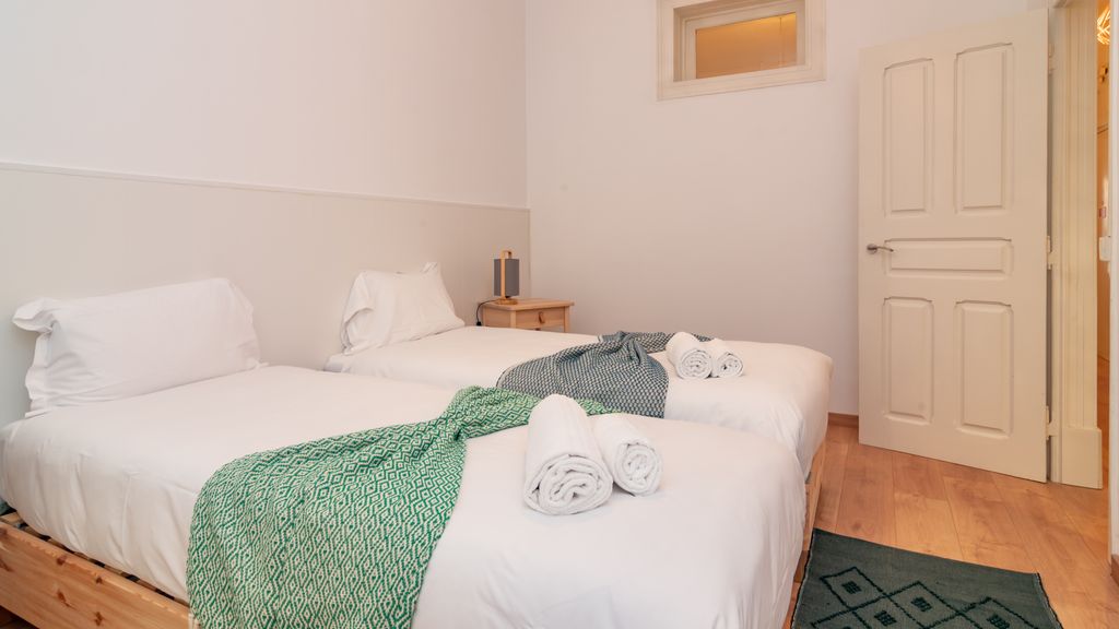 Spacious 2BR in Anjos by LovelyStay