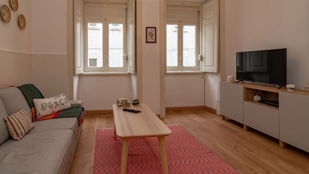 Spacious 2BR in Anjos by LovelyStay