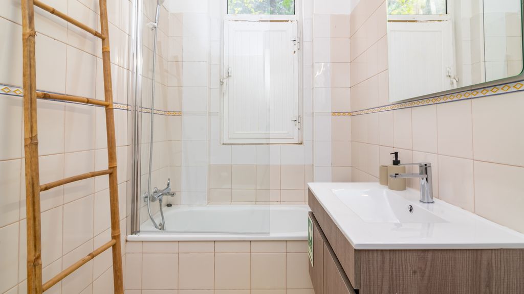 Spacious 3BR in Anjos I by LovelyStay