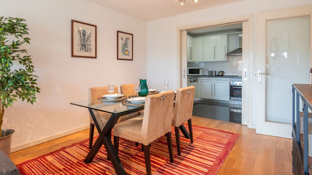 Fancy Apartment W/Metro at Doorstep by LovelyStay