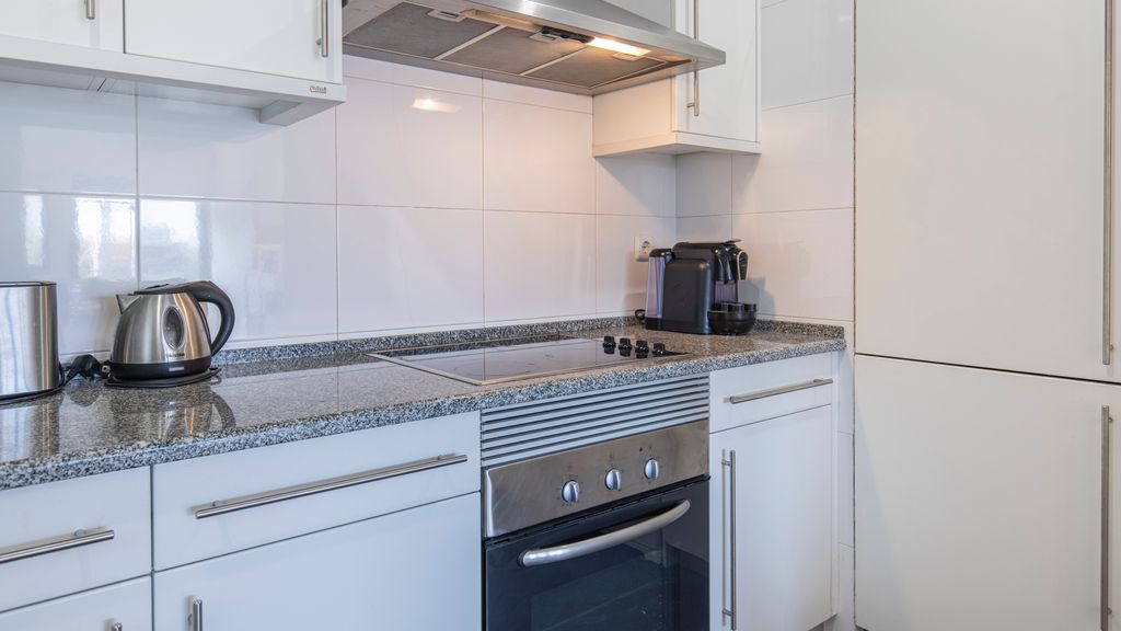 Fancy Apartment W/Metro at Doorstep by LovelyStay
