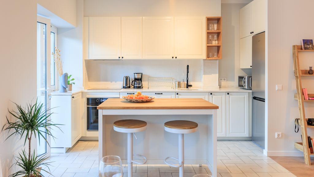 Enjoy Bonfim Central 2BR Apartment by LovelyStay