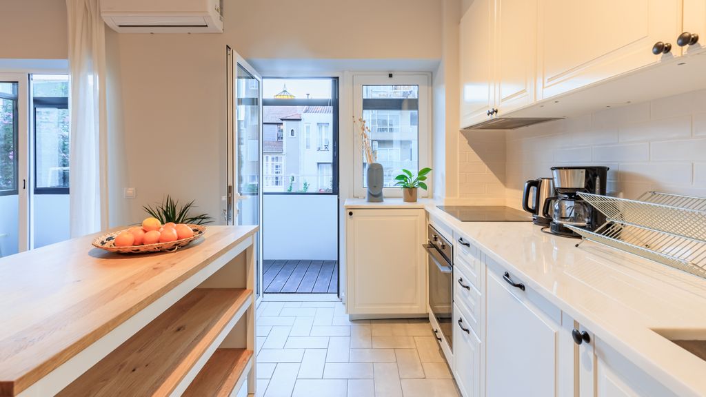 Enjoy Bonfim Central 2BR Apartment by LovelyStay