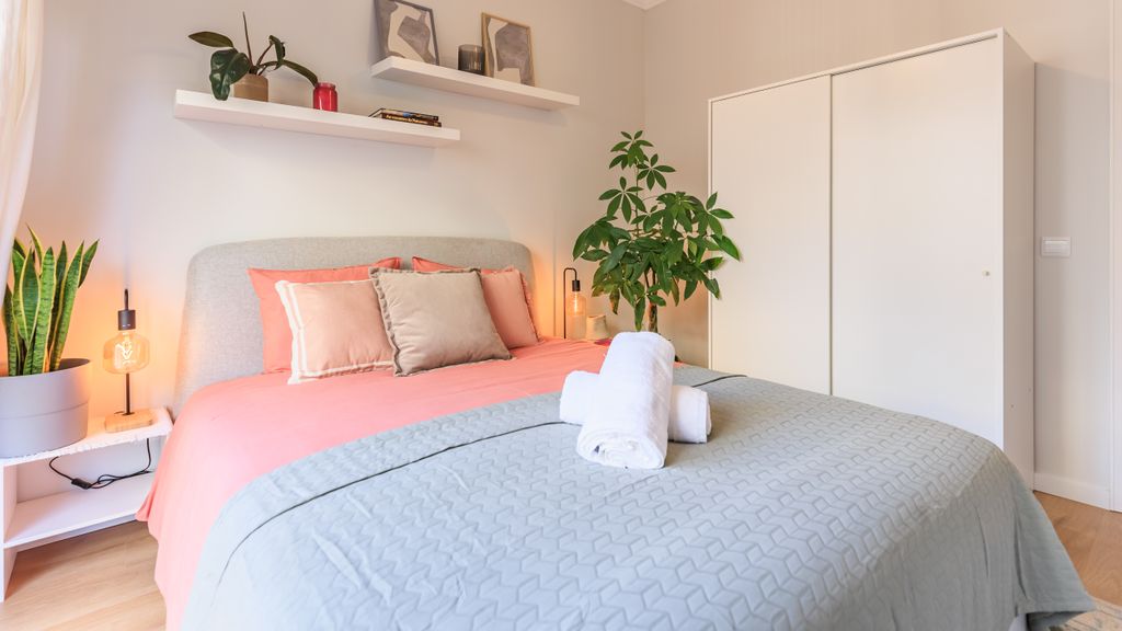 Enjoy Bonfim Central 2BR Apartment by LovelyStay