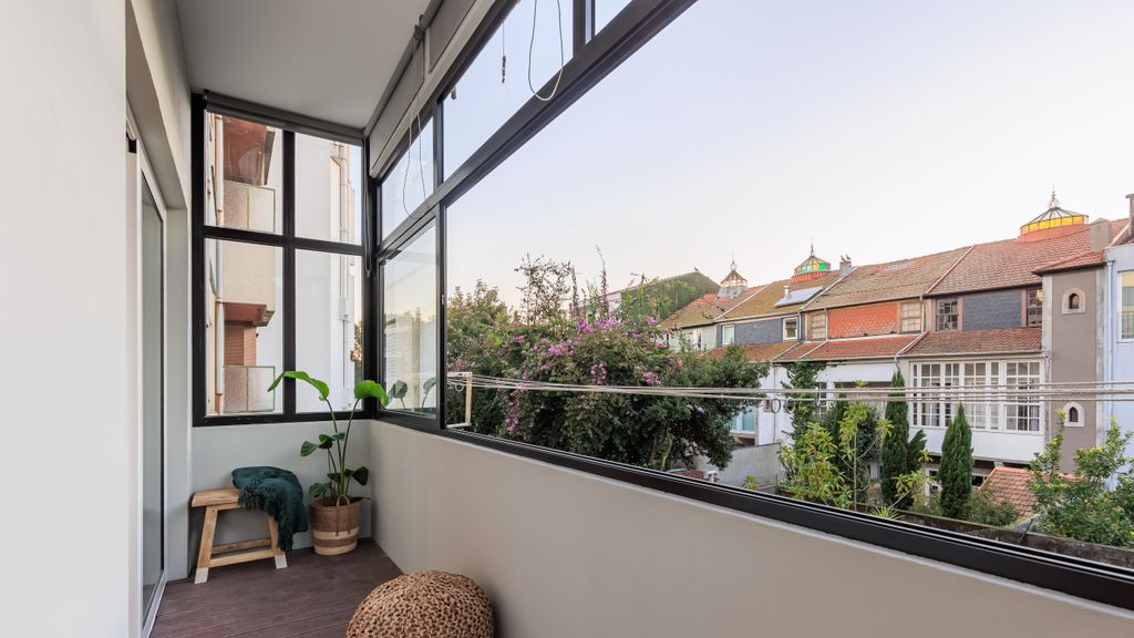 Enjoy Bonfim Central 2BR Apartment by LovelyStay