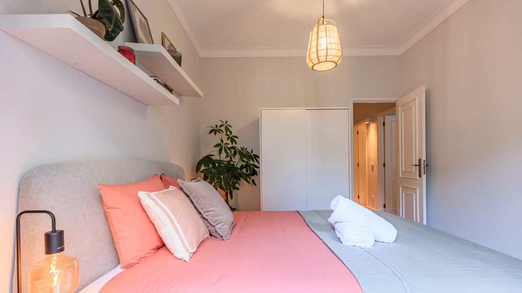Enjoy Bonfim Central 2BR Apartment by LovelyStay
